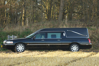 Lincoln zwarte rouwauto | Klik voor een vergroting Lincoln rouwauto