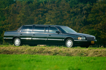 Cadillac volgwagen rouwauto | Klik voor een vergroting Cadillac volgwagen rouwauto